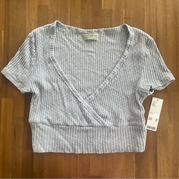 UO Tuscany Surplice Cropped Tee - NWT! - Picture 4 of 6